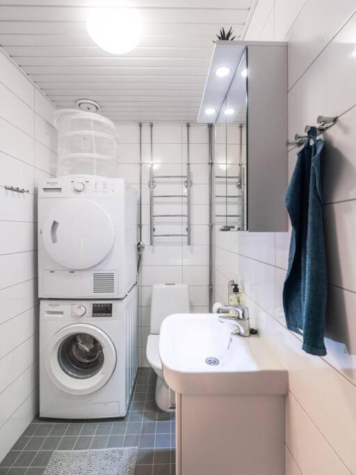 Cozy Roomy Studio Flat Next To Tram Stop @ Kallio Helsinki Exterior foto