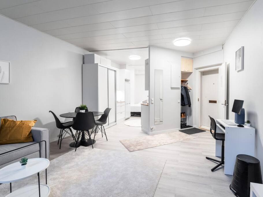 Cozy Roomy Studio Flat Next To Tram Stop @ Kallio Helsinki Exterior foto
